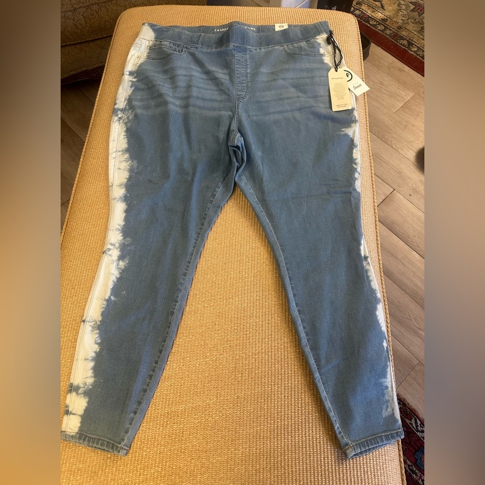 ✔️H BNWT FASHION TO FIGURE Blue Tie-Dye Jeggings